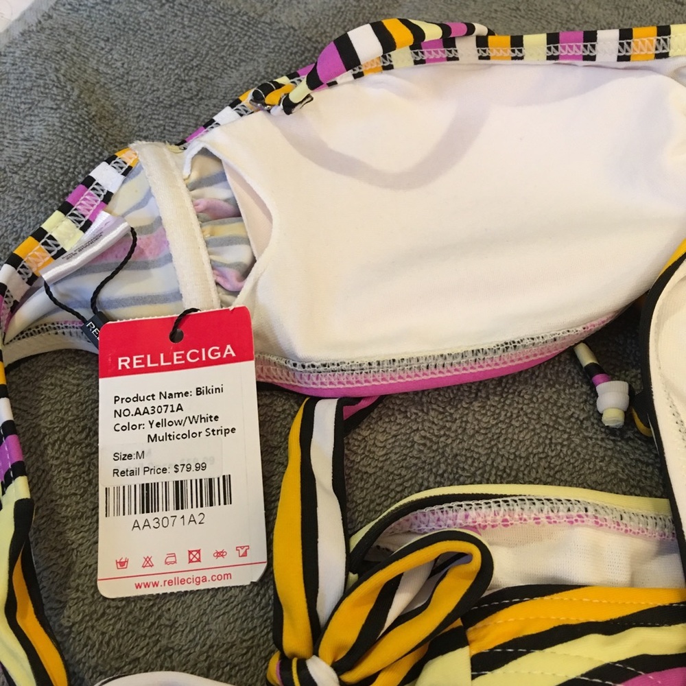 Relleciga • Striped Bikini - Picture 5 of 6